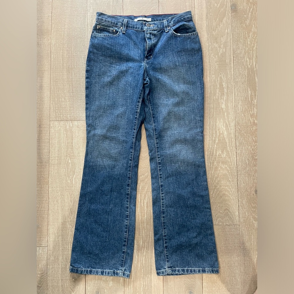 Vintage Women's "2004: Y2K Tommy Hilfiger Bootcut Jeans (6)
